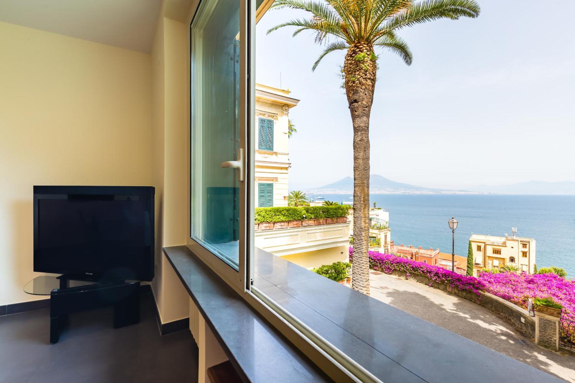Villa Dolcevita With Parking By Napoliapartments Exterior foto